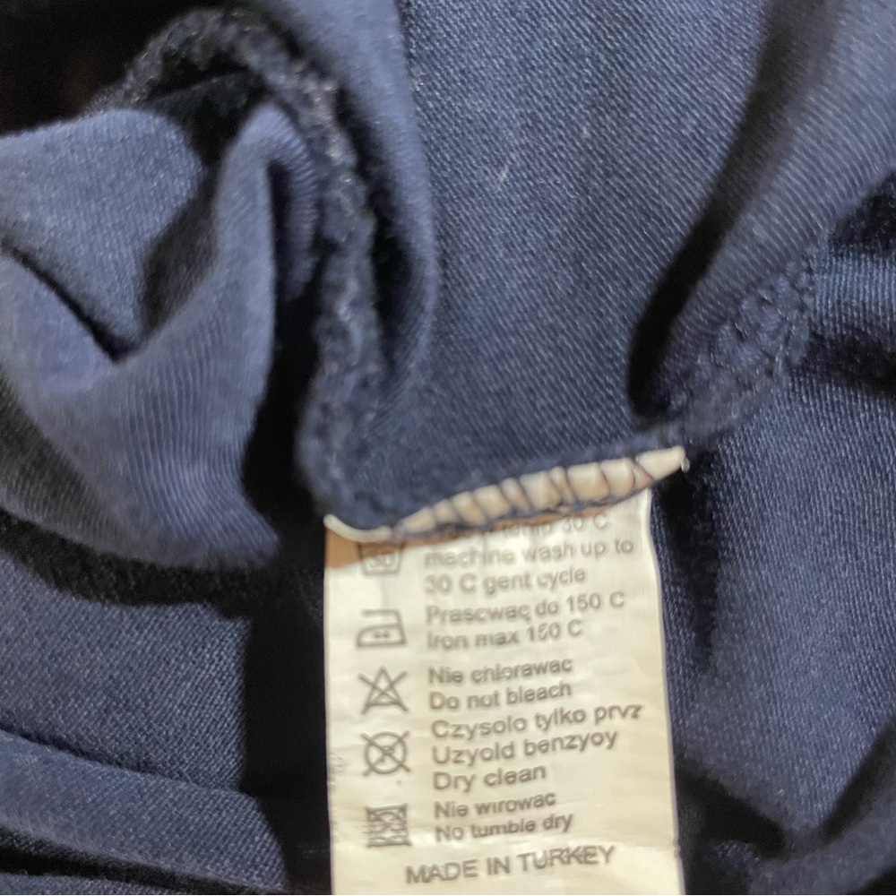 Authentic Y2K Early 2000’s Stone Island T-Shirt with classic logo on chest - Picture 5 of 9